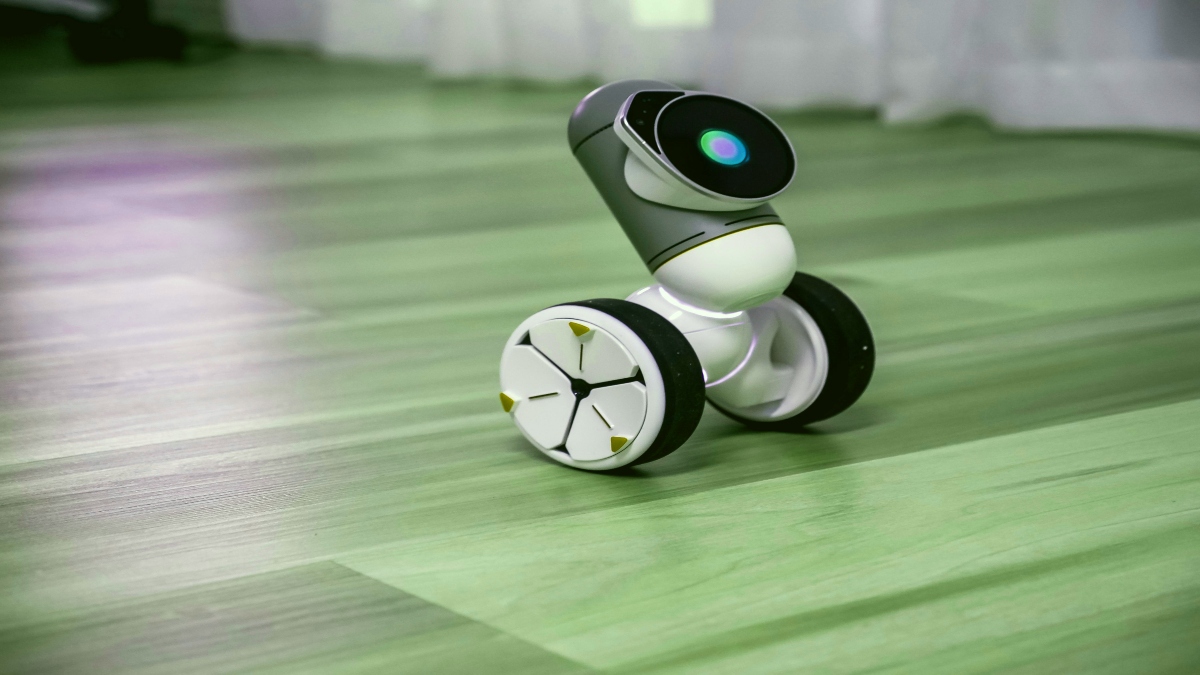 The Future of AI-Powered Smart Assistants: Enhancing Productivity and Personalization in 2025